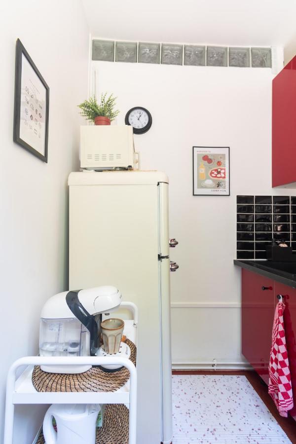 Cosy Et Comfort Studio Equipe A Clichy 5 Min Metro Exterior photo